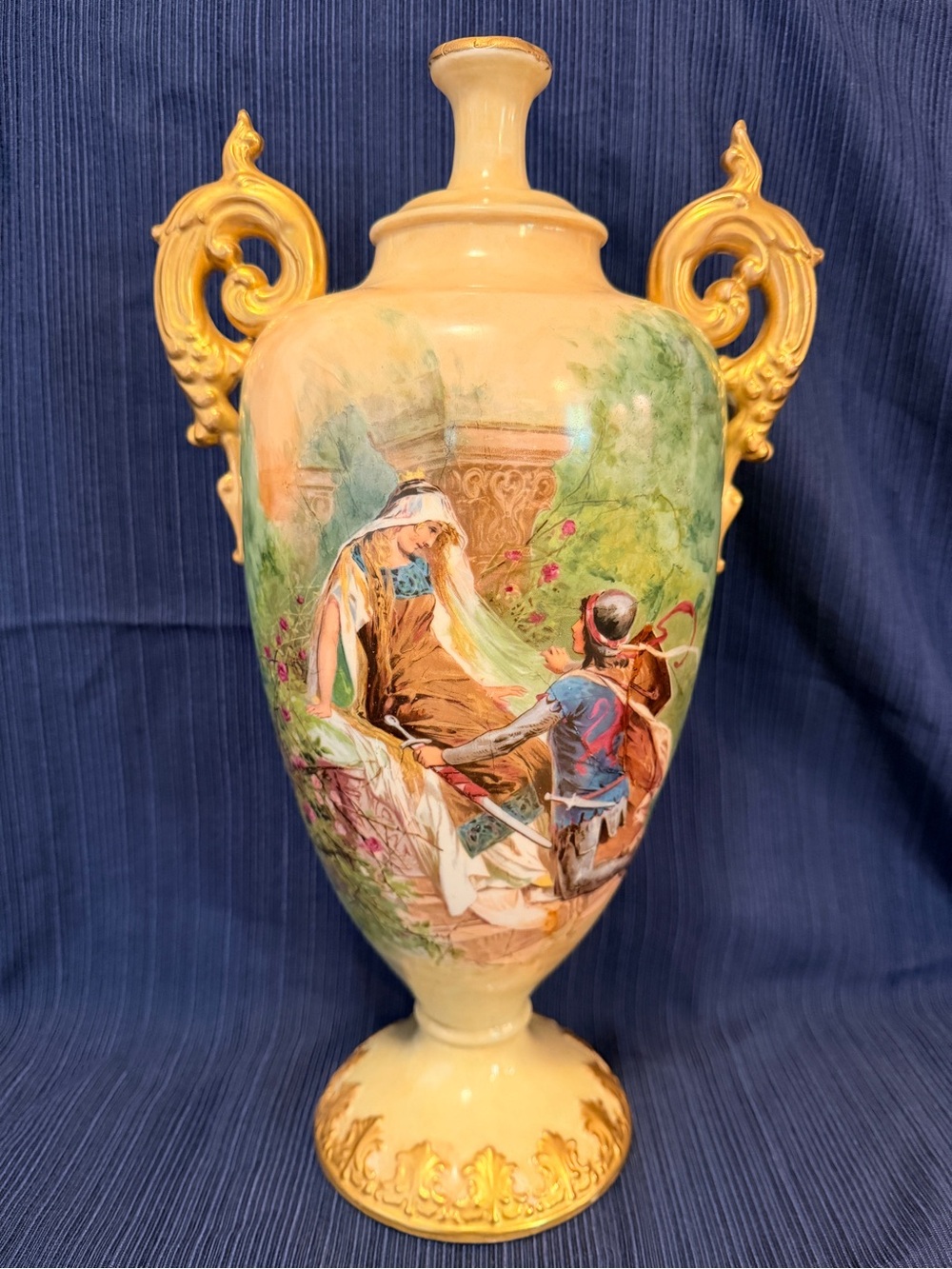 Antique Ceramic Art Company/Willets Belleek Hand-Painted Porcelain Urn Vase